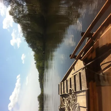 La Fauvette Botel *